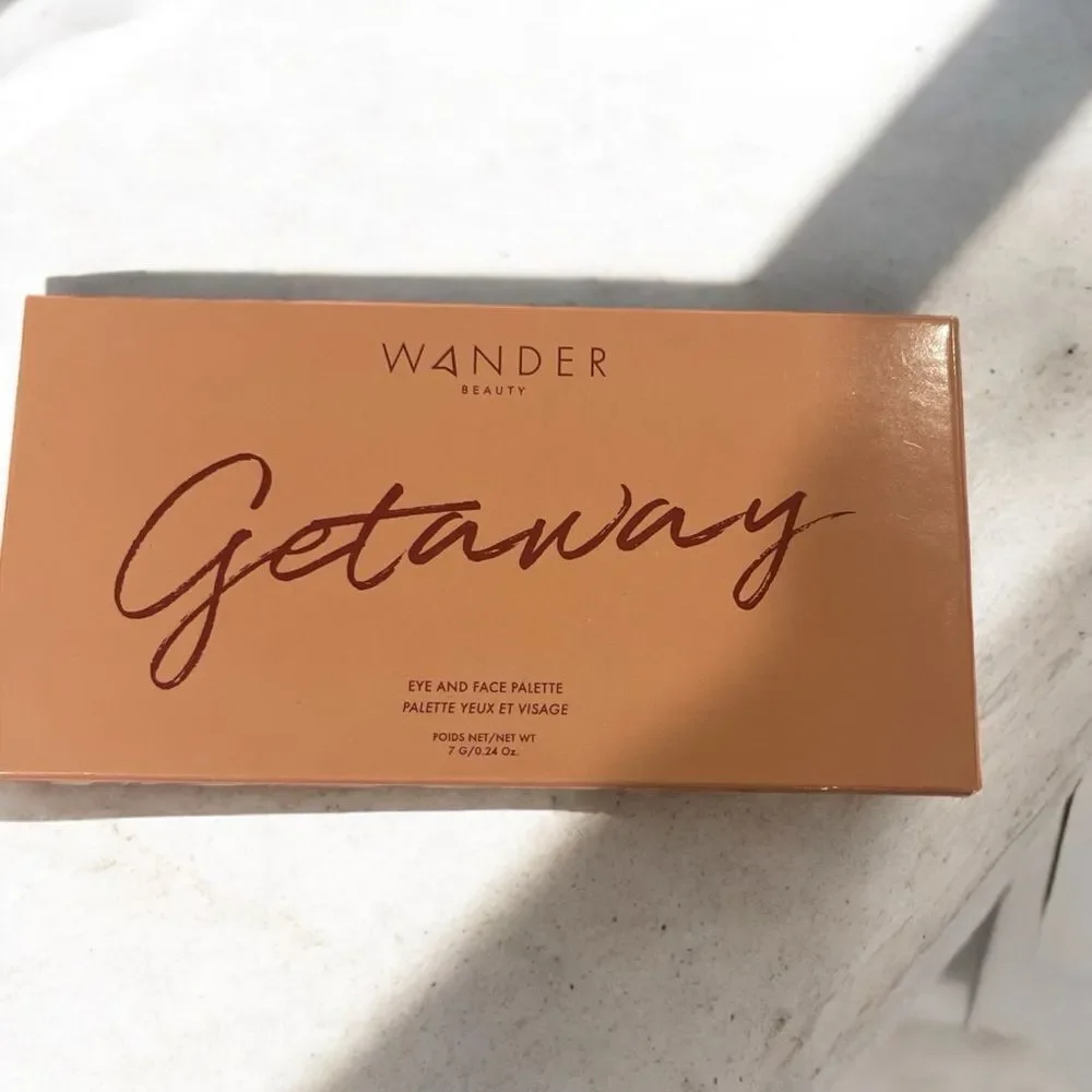 ☀️ Wander Beauty Getaway eye and face palette NiB